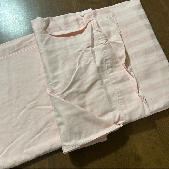 The Company Store queen flat sheet - Picture 2 of 3